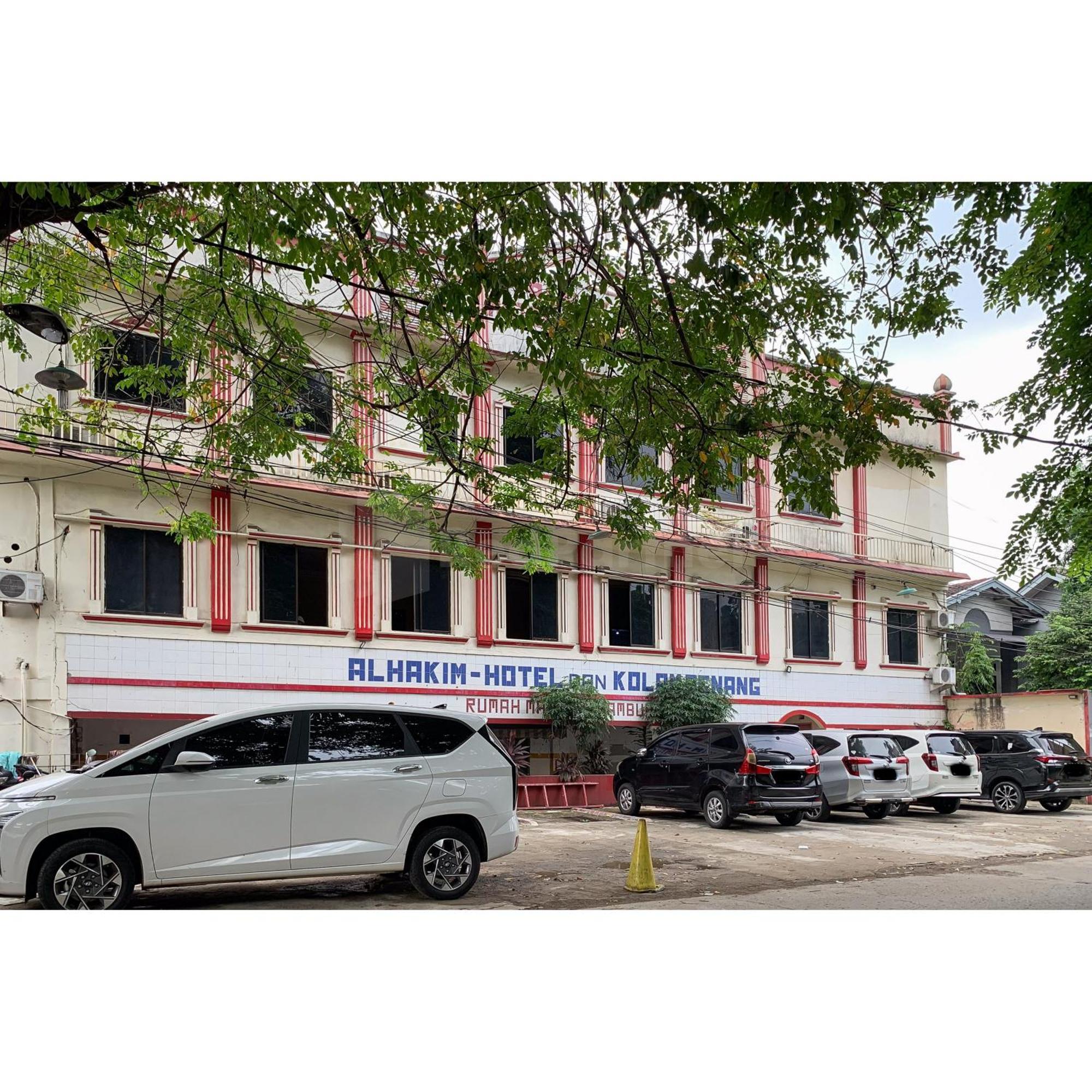 Hotel Al Hakim Syariah Redpartner Bekasi Exterior photo